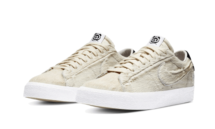 sb-blazer-low-medicom-toy-2020-socksforsport
