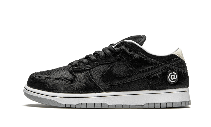 sb-dunk-low-berbrick-medicom-toy-socksforsport