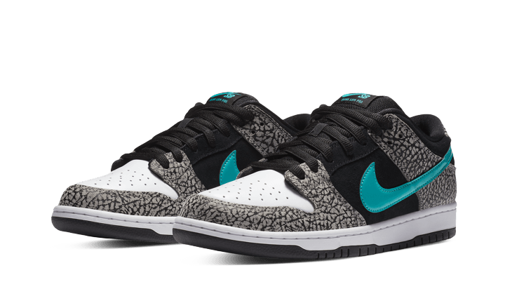 sb-dunk-low-atmos-elephant-socksforsport