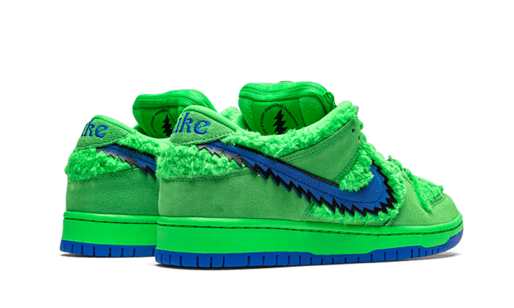 sb-dunk-low-grateful-dead-bears-green-socksforsport