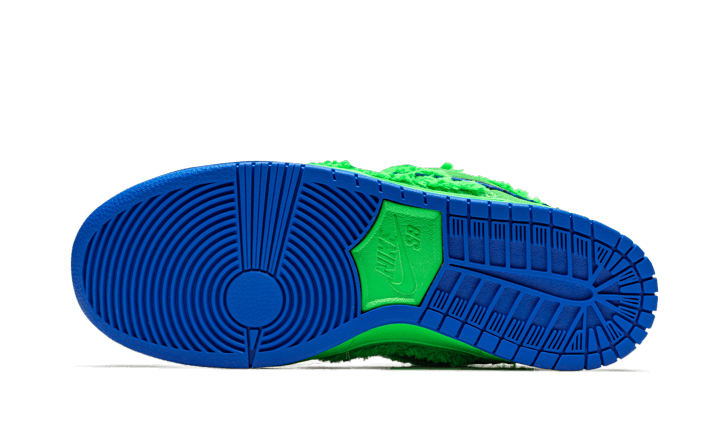 sb-dunk-low-grateful-dead-bears-green-socksforsport