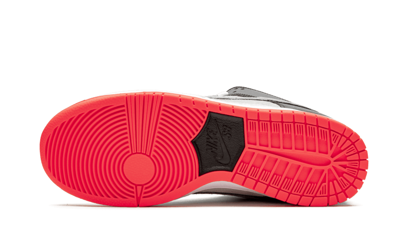 sb-dunk-low-infrared-socksforsport