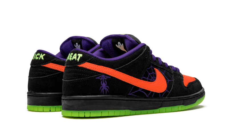 sb-dunk-low-night-of-mischief-socksforsport