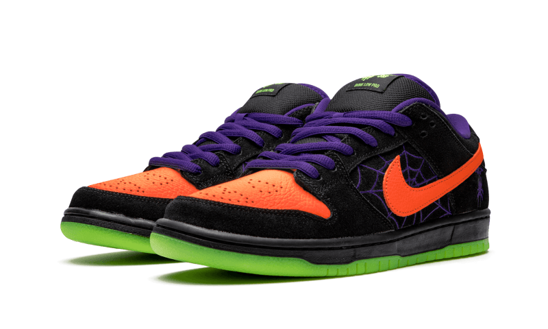 sb-dunk-low-night-of-mischief-socksforsport