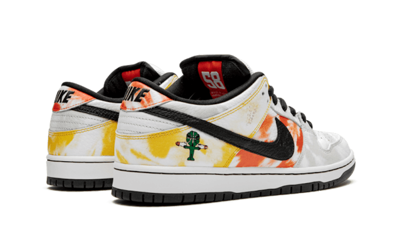 sb-dunk-low-raygun-tie-dye-away-socksforsport