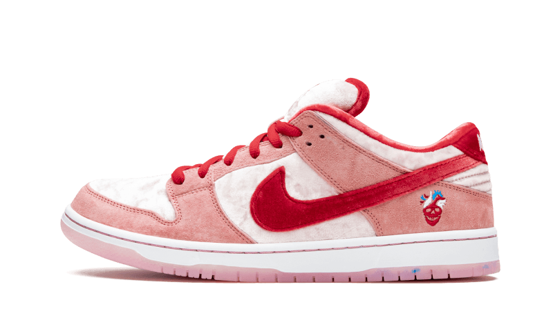 sb-dunk-low-strangelove-socksforsport