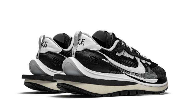 vaporwaffle-sacai-black-white-socksforsport
