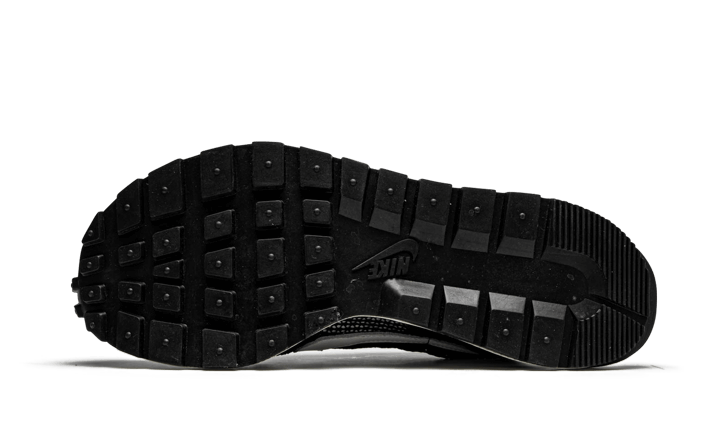 vaporwaffle-sacai-black-white-socksforsport