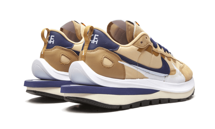 vaporwaffle-sacai-tan-navy-socksforsport
