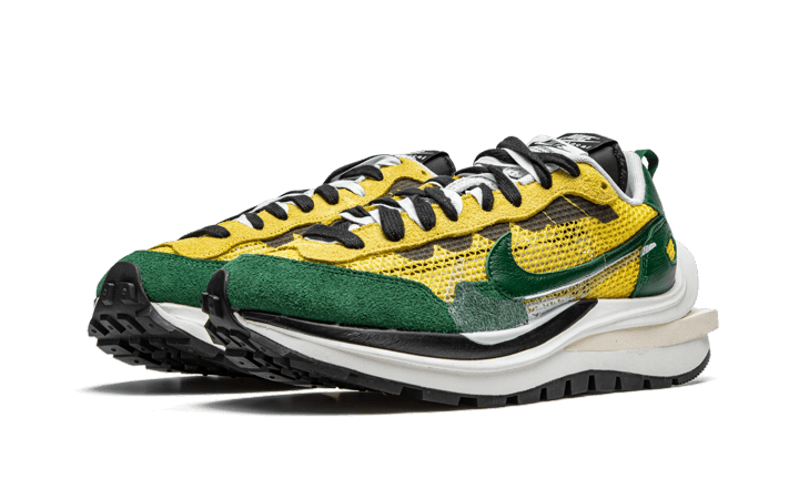 vaporwaffle-sacai-tour-yellow-stadium-green-socksforsport