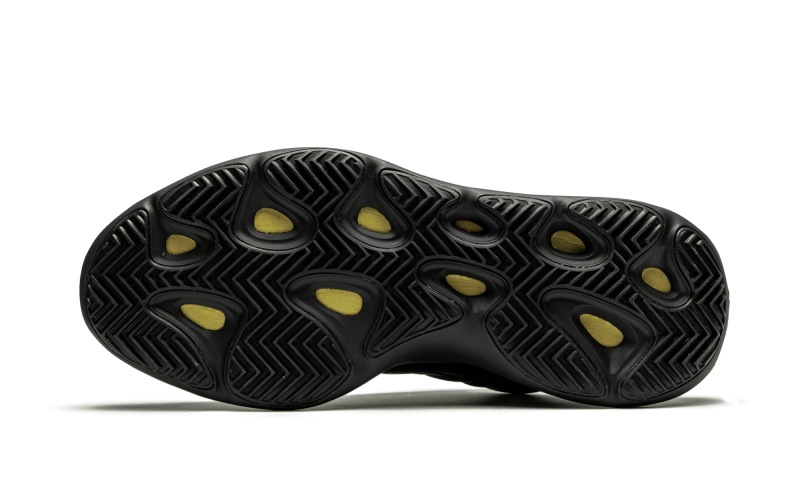 yeezy-700-v3-alvah-socksforsport