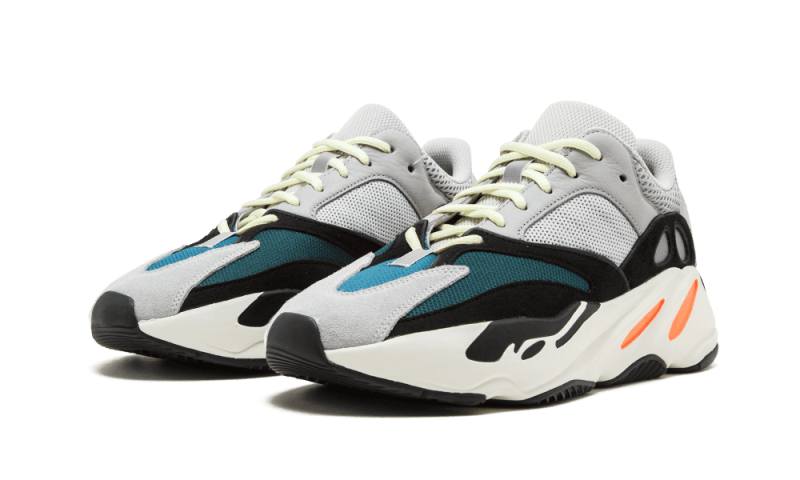 yeezy-700-wave-runner-solid-grey-socksforsport