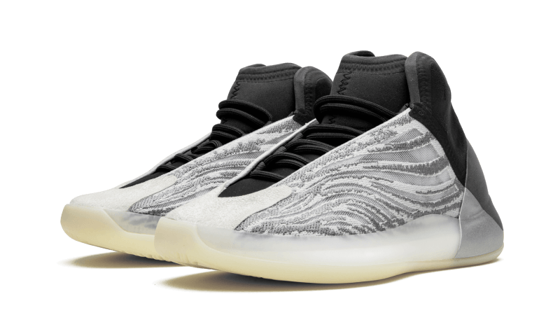 yeezy-qntm-lifestyle-model-socksforsport