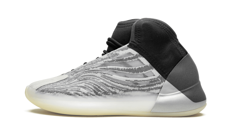 yeezy-qntm-lifestyle-model-socksforsport