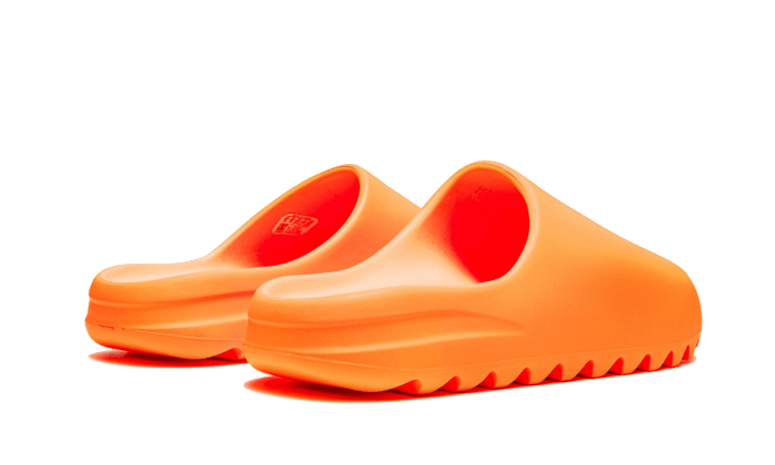 yeezy-slide-enflame-orange-socksforsport