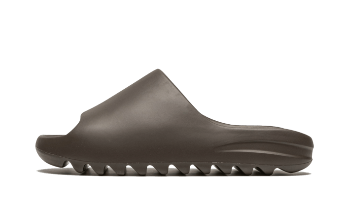yeezy-slide-soot-socksforsport