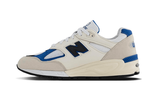 990-v2-made-in-usa-white-blue-socksforsport