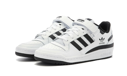 forum-low-white-black-socksforsport