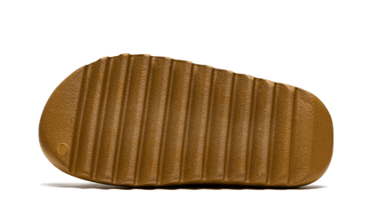 yeezy-slide-ochre-socksforsport