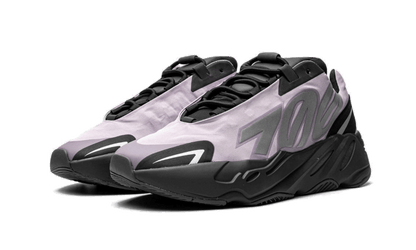 yeezy-700-mnvn-geode-socksforsport