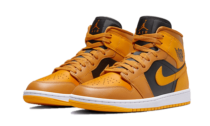air-jordan-1-mid-chutney-taxi-socksforsport
