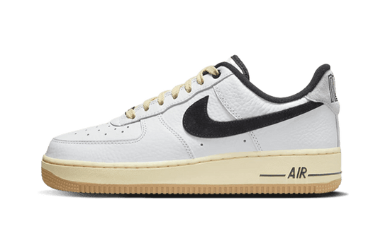 air-force-1-07-lx-low-command-force-summit-white-black-socksforsport