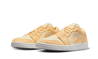 air-jordan-1-low-se-celestial-gold-socksforsport