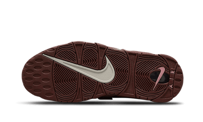 air-more-uptempo-96-valentines-day-2023-socksforsport