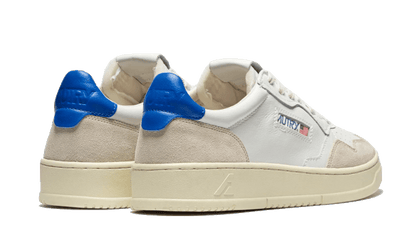 medalist-leather-suede-low-white-light-blue-socksforsport