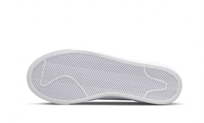 blazer-mid-77-double-negative-white-black-socksforsport