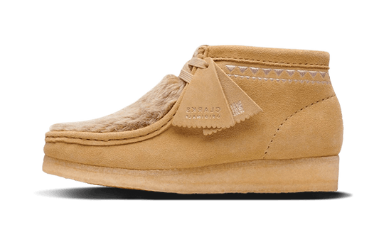 wallabee-boot-maple-suede-socksforsport