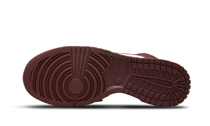 dunk-high-burgundy-crush-socksforsport