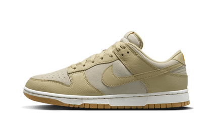 dunk-low-khaki-suede-gum-socksforsport