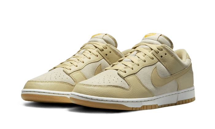 dunk-low-khaki-suede-gum-socksforsport