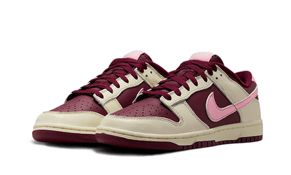 dunk-low-retro-prm-valentines-day-2023-socksforsport