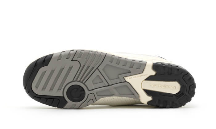 550-cream-black-socksforsport