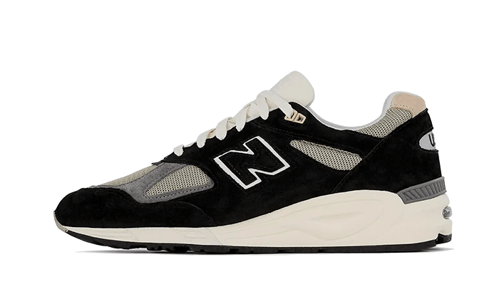 990-v2-made-in-usa-black-socksforsport