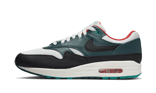 air-max-1-liverpool-lebron-james-socksforsport