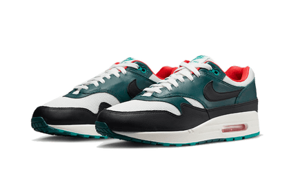 air-max-1-liverpool-lebron-james-socksforsport