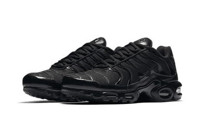 air-max-plus-triple-black-socksforsport