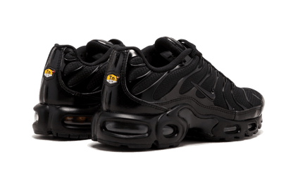 air-max-plus-triple-black-socksforsport