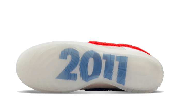 dunk-low-retro-prm-year-of-the-rabbit-white-crimson-socksforsport