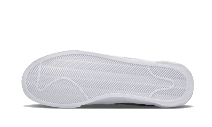 blazer-low-sacai-white-patent-socksforsport