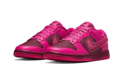 dunk-low-valentines-day-2022-socksforsport