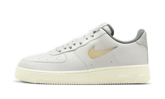 air-force-1-low-light-bone-and-coconut-milk-socksforsport