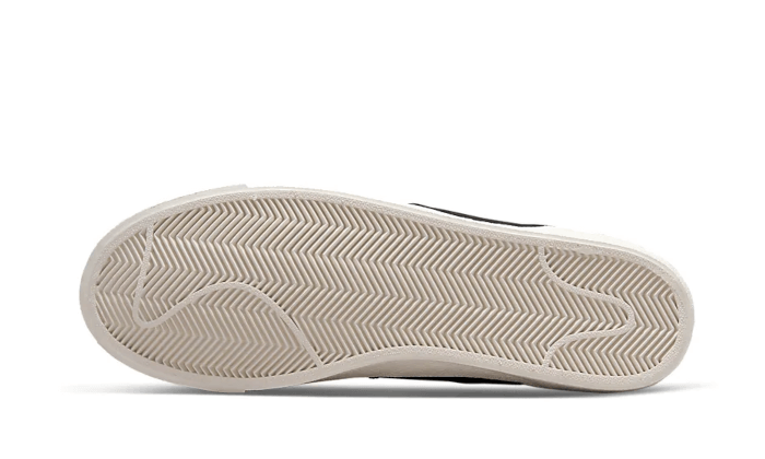blazer-low-77-jumbo-white-black-sail-socksforsport