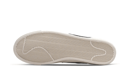 blazer-low-77-jumbo-white-black-sail-socksforsport