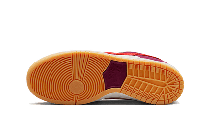 sb-dunk-low-skate-like-a-girl-bordeaux-socksforsport