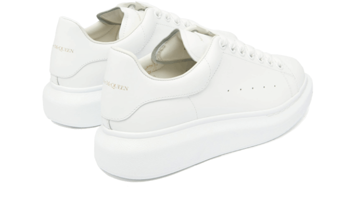 oversized-white-socksforsport