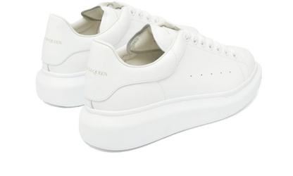 oversized-white-socksforsport